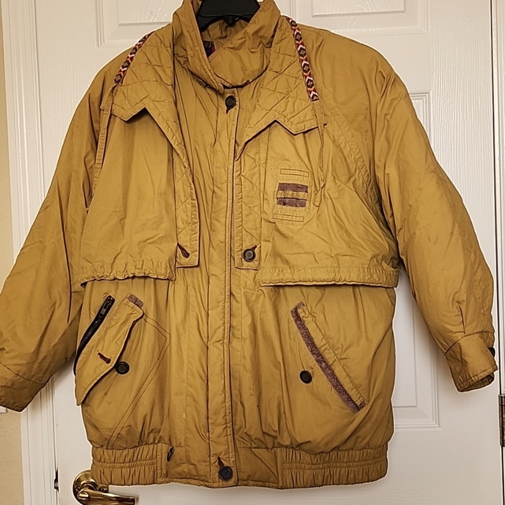 1 X WOMEN'S PLUS SIZE  FEATHERS FILLED   VINTAGE, WINTER JACKET .